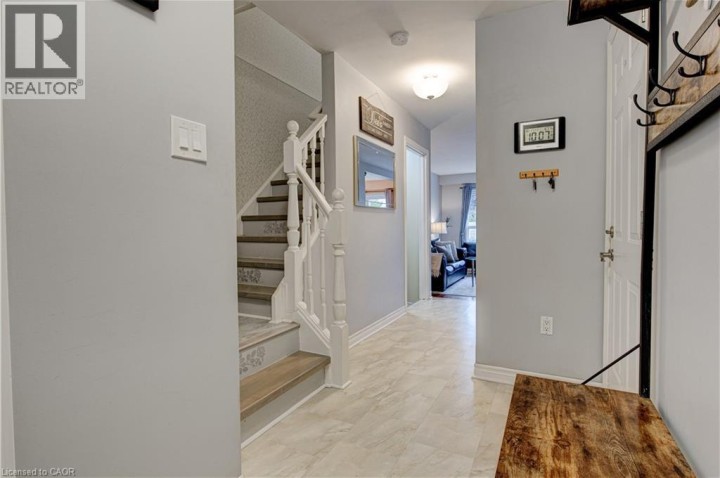 Photo 5 at 51 Mcmeeken Drive, Cambridge