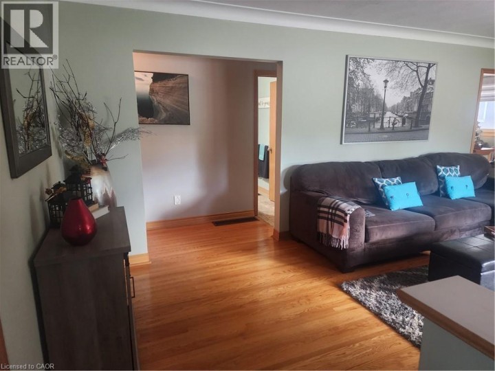 Photo 10 at 130 Balmoral Drive, Brantford