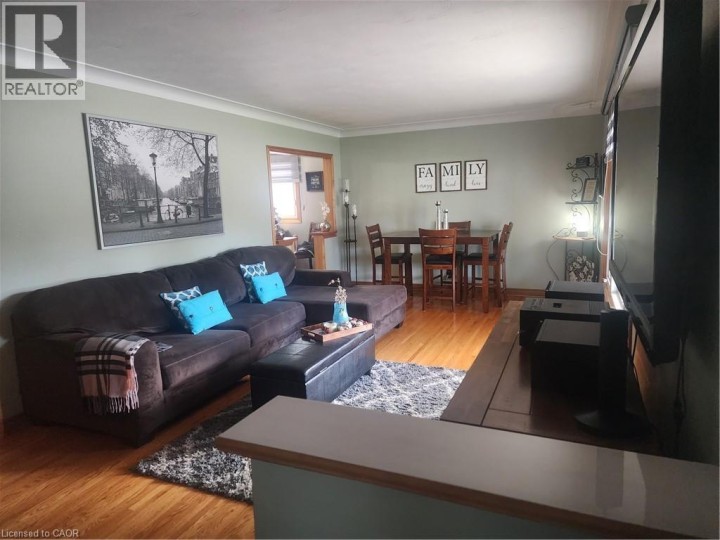 Photo 11 at 130 Balmoral Drive, Brantford