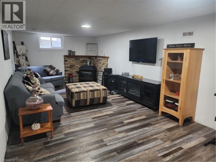 Photo 27 at 130 Balmoral Drive, Brantford