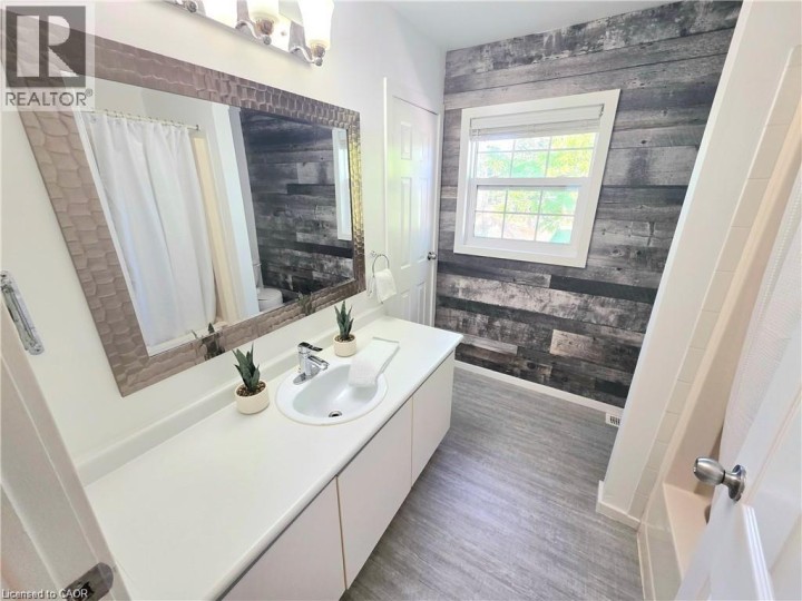 Photo 13 at 26 POPLAR Drive 5, Cambridge