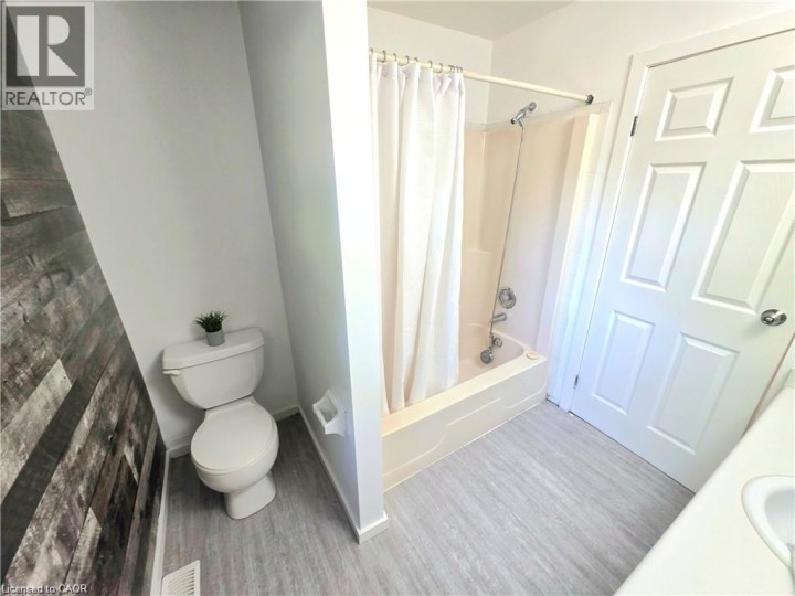 Photo 14 at 26 POPLAR Drive 5, Cambridge