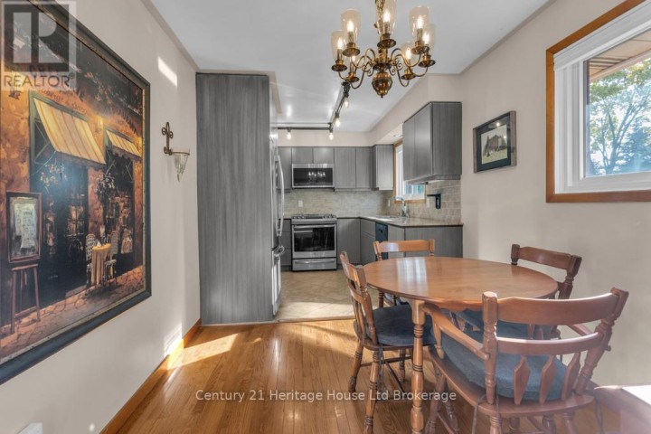 Photo 3 at 12 Camdon Court, Tillsonburg Photo 3 at 12 Camdon Court, Tillsonburg