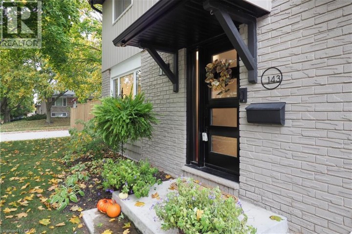 Photo 2 at 143 Angela Crescent, Cambridge