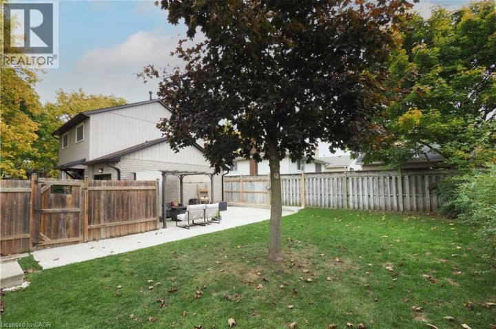 Photo 34 at 143 Angela Crescent, Cambridge