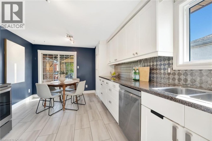 Photo 14 at 139 Ironstone Drive, Cambridge