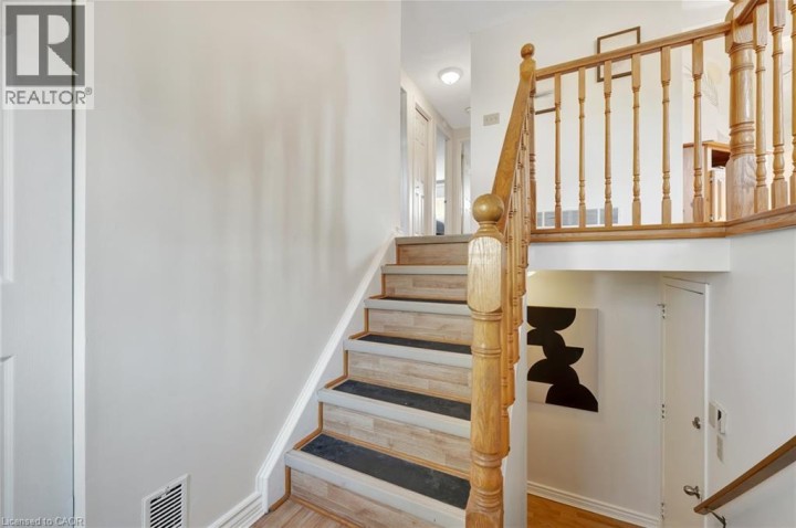 Photo 4 at 139 Ironstone Drive, Cambridge