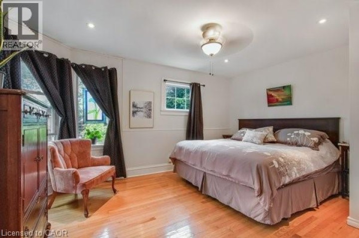 Photo 11 at 30 Dumfries Street, Cambridge