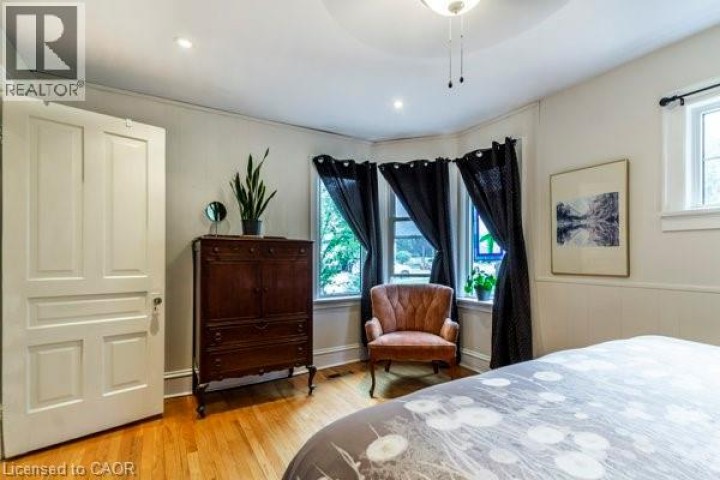 Photo 12 at 30 Dumfries Street, Cambridge