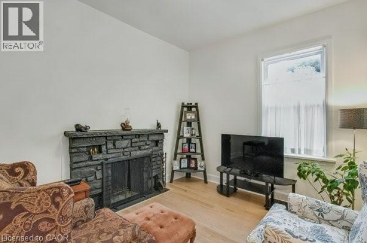 Photo 20 at 30 Dumfries Street, Cambridge