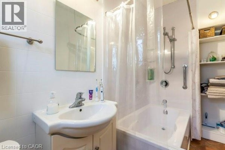 Photo 22 at 30 Dumfries Street, Cambridge