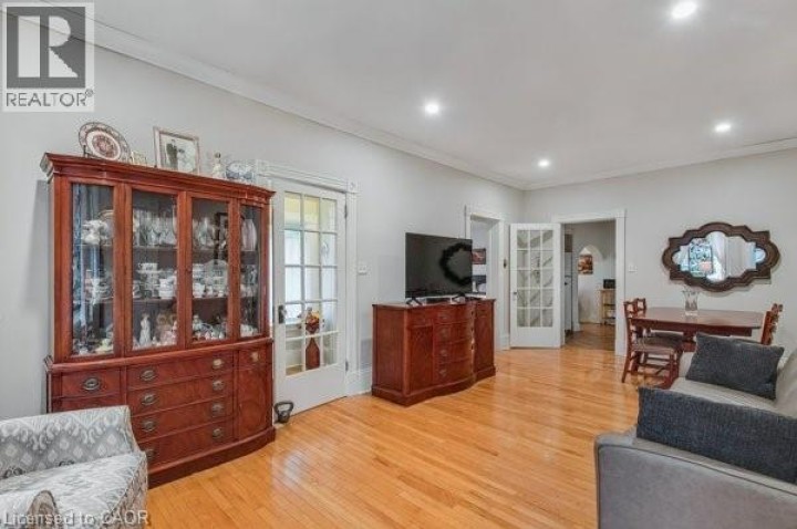 Photo 5 at 30 Dumfries Street, Cambridge