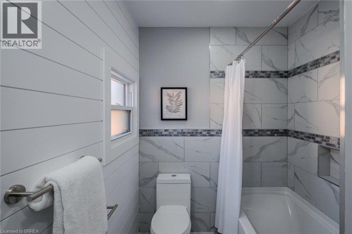 Photo 11 at 14 October Place, Brantford