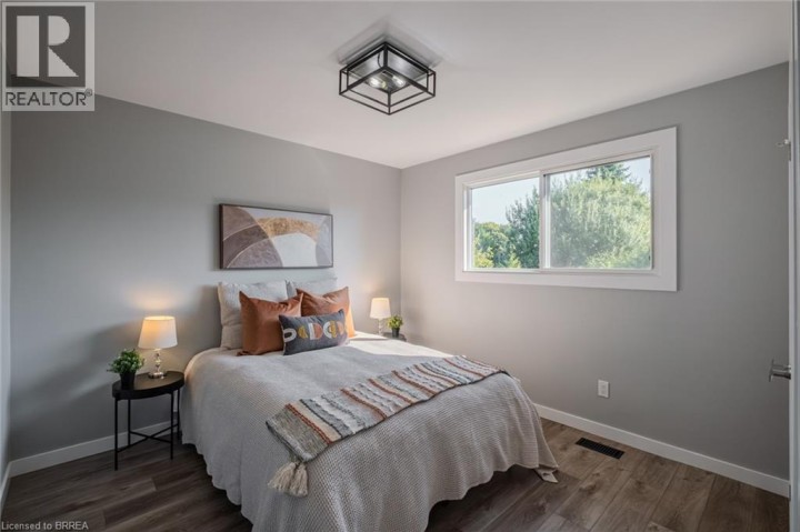 Photo 21 at 14 October Place, Brantford