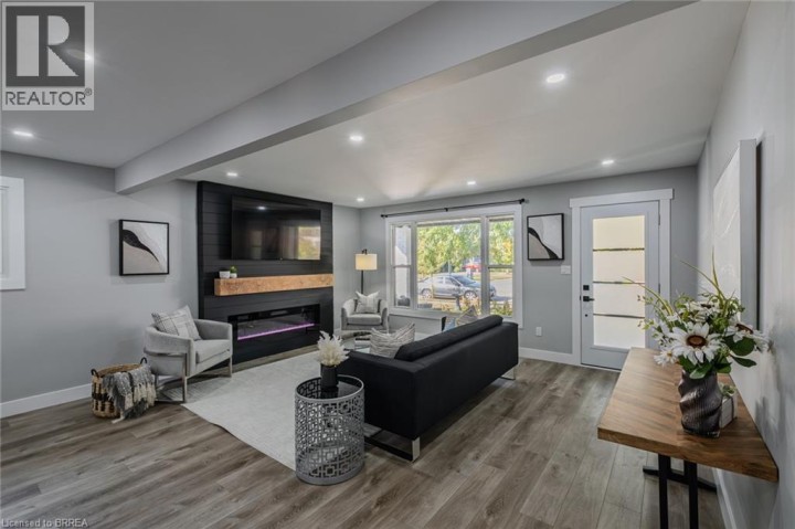 Photo 3 at 14 October Place, Brantford