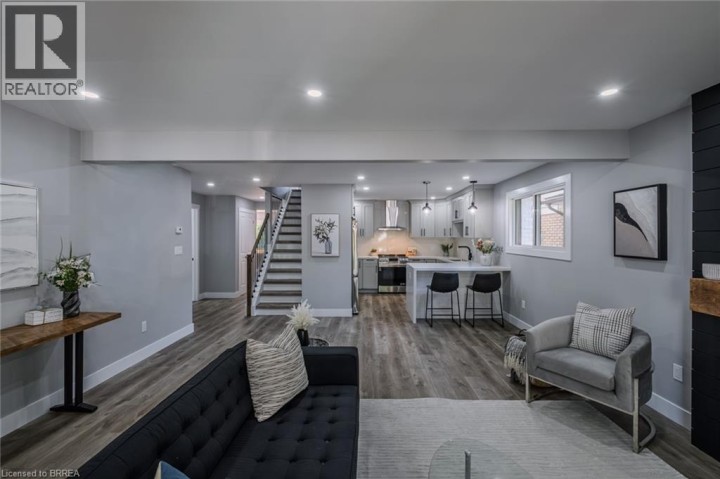 Photo 5 at 14 October Place, Brantford