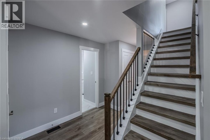 Photo 9 at 14 October Place, Brantford