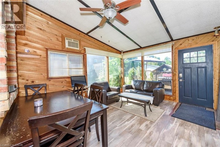 Photo 3 at 58 Fourth Avenue, Cambridge