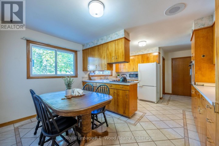 Photo 12 at 8 Highland Drive, Tillsonburg Photo 12 at 8 Highland Drive, Tillsonburg