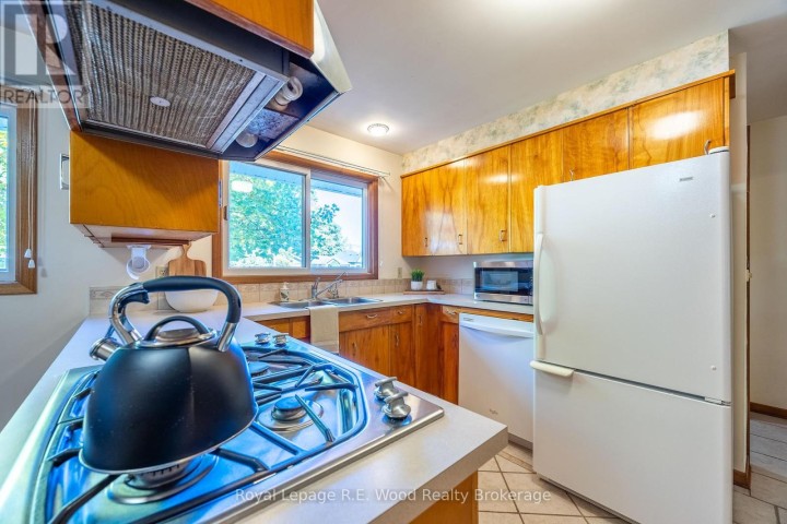 Photo 14 at 8 Highland Drive, Tillsonburg Photo 14 at 8 Highland Drive, Tillsonburg