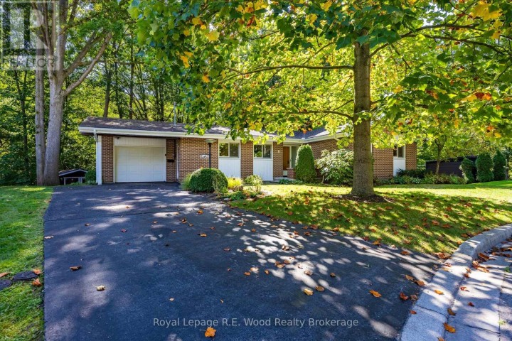 Photo 4 at 8 Highland Drive, Tillsonburg Photo 4 at 8 Highland Drive, Tillsonburg