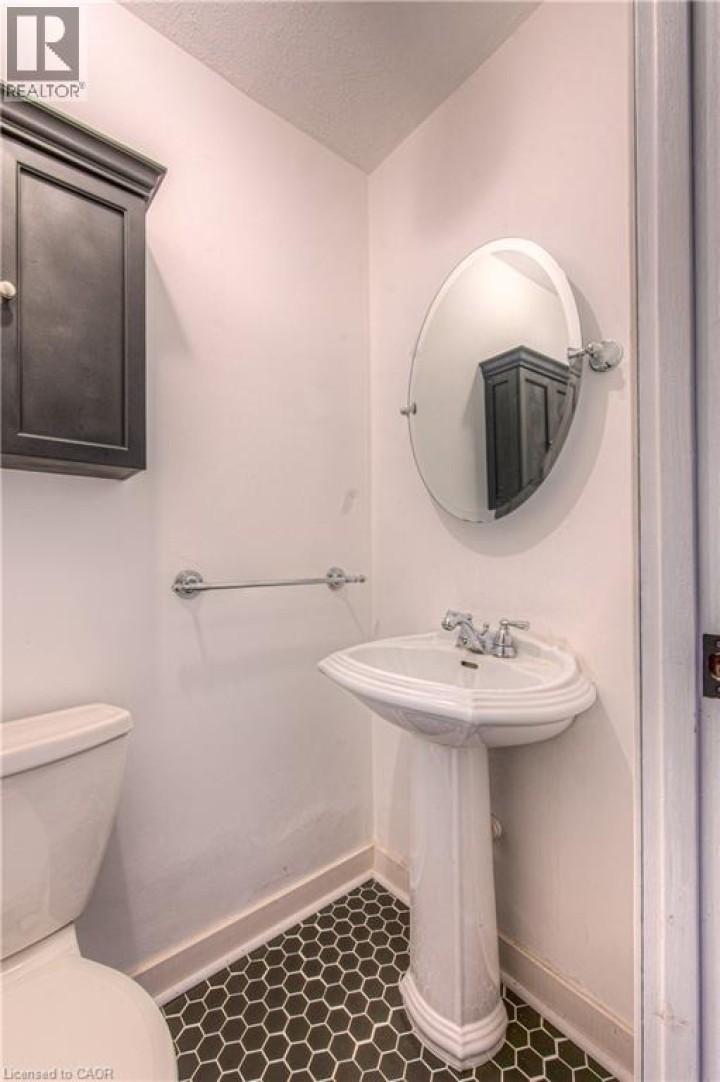 Photo 9 at 22 Dundonald Road, Cambridge