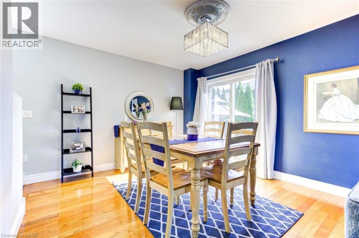 Photo 12 at 39 Karalee Crescent, Cambridge