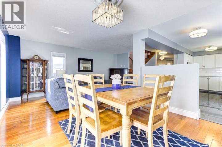 Photo 15 at 39 Karalee Crescent, Cambridge