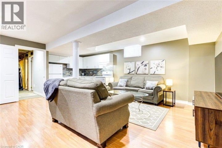 Photo 32 at 39 Karalee Crescent, Cambridge