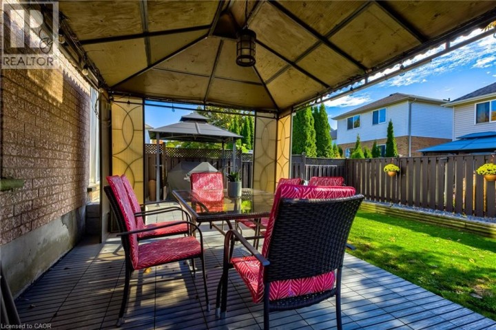 Photo 41 at 39 Karalee Crescent, Cambridge