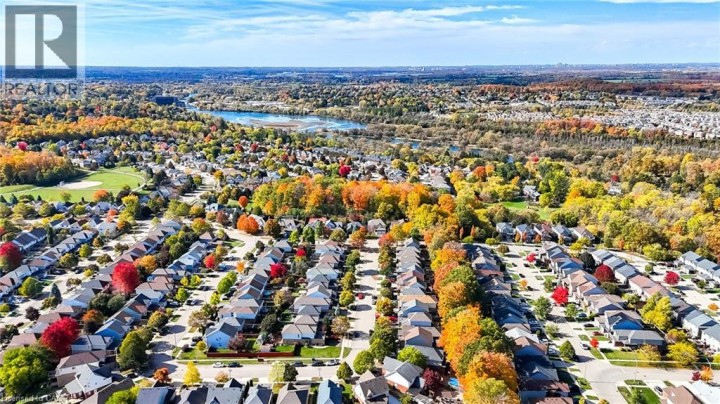 Photo 44 at 39 Karalee Crescent, Cambridge