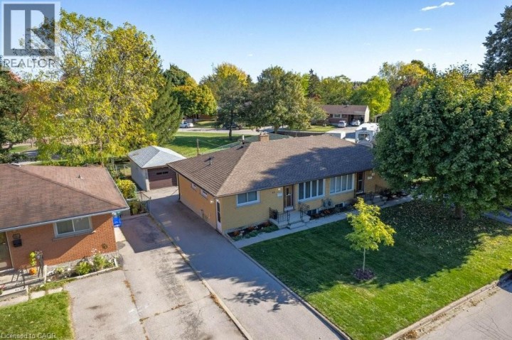 Photo 2 at 43 Lauris Avenue, Cambridge