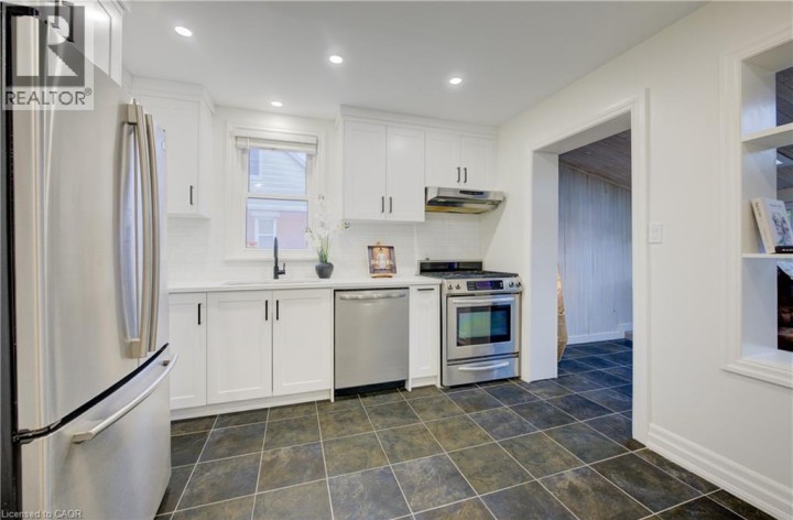 Photo 10 at 27 Dudhope Avenue, Cambridge