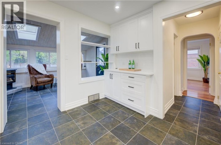 Photo 14 at 27 Dudhope Avenue, Cambridge