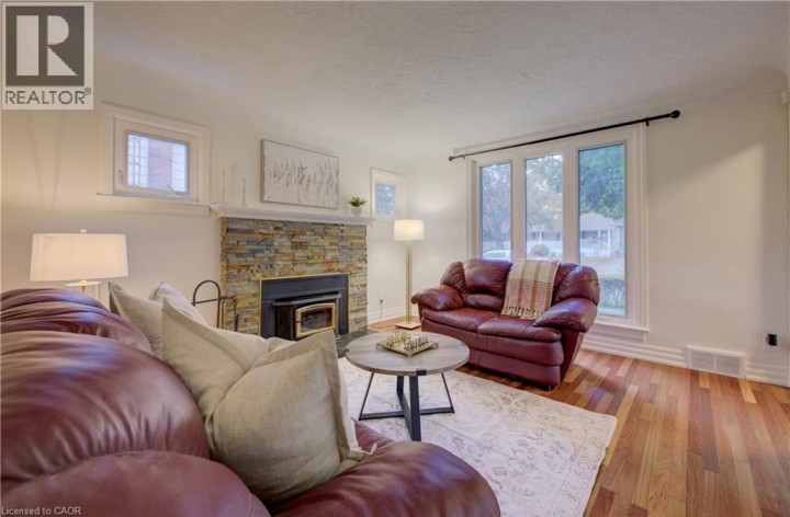 Photo 5 at 27 Dudhope Avenue, Cambridge