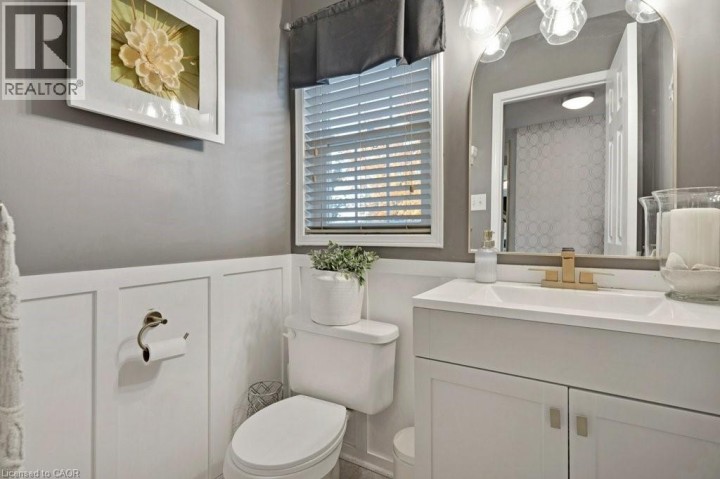 Photo 10 at 4 Swift Crescent, Cambridge