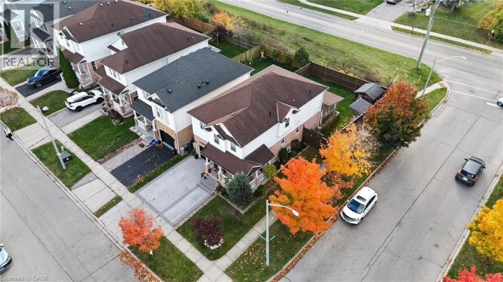 Photo 4 at 4 Swift Crescent, Cambridge