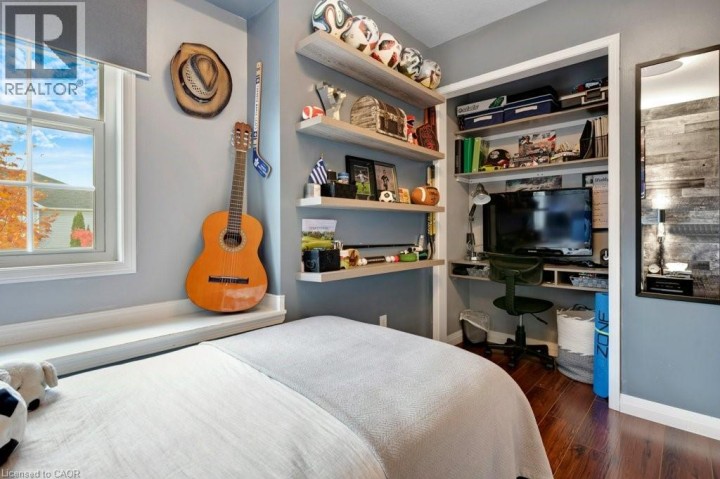 Photo 34 at 4 Swift Crescent, Cambridge