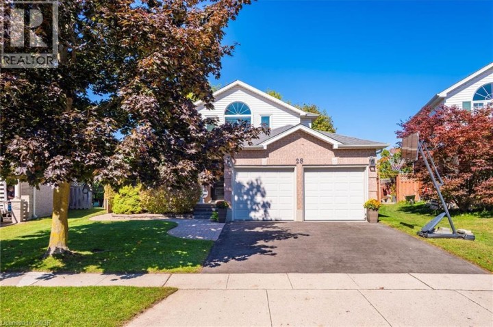 Photo 2 at 28 Endeavour Drive, Cambridge