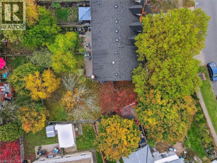 Photo 2 at 35 Edgemere Drive, Cambridge