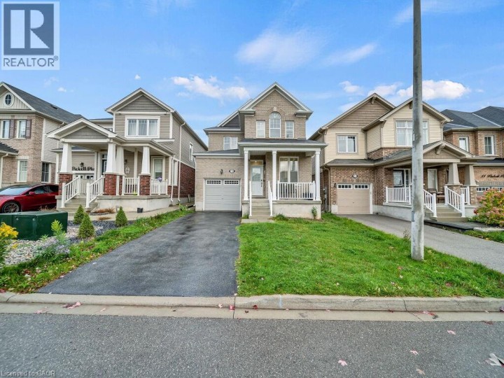 Photo 2 at 19 Pickett Place, Cambridge