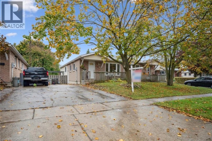 Photo 2 at 26 Nora Court, Cambridge