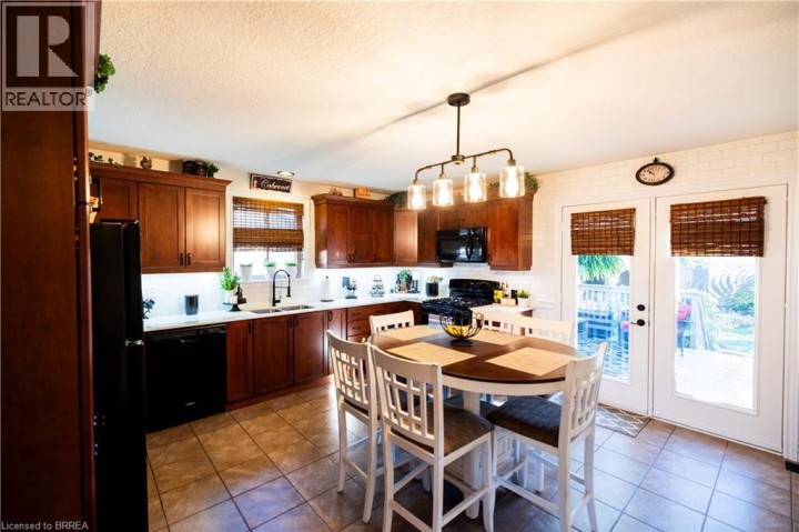 Photo 16 at 35 Osborn Avenue, Brantford