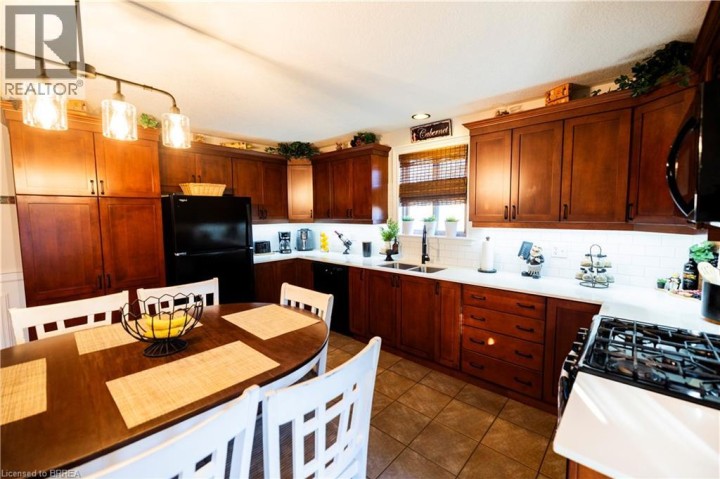 Photo 17 at 35 Osborn Avenue, Brantford