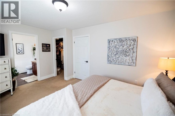 Photo 20 at 35 Osborn Avenue, Brantford