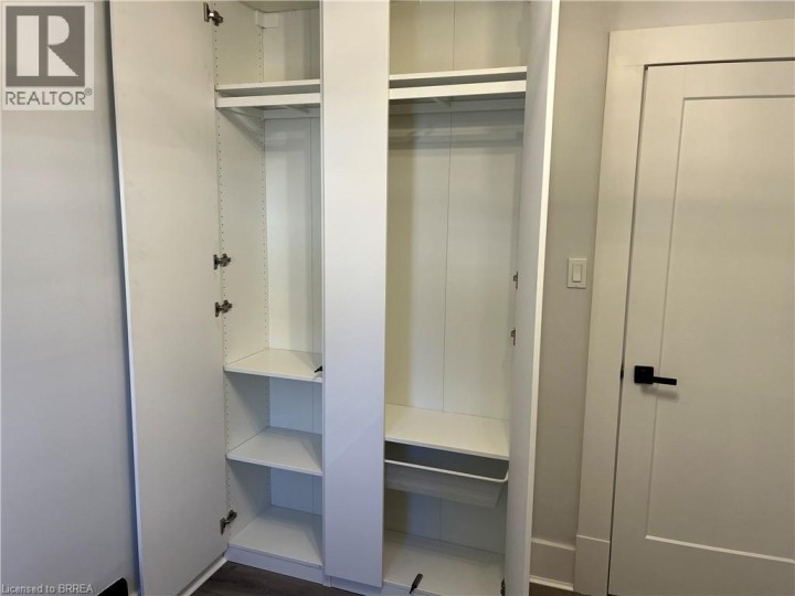 Photo 11 at 71 Sherwood Drive, Brantford