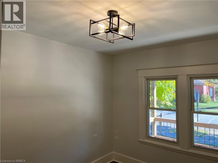 Photo 13 at 71 Sherwood Drive, Brantford