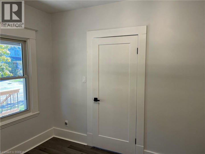 Photo 14 at 71 Sherwood Drive, Brantford