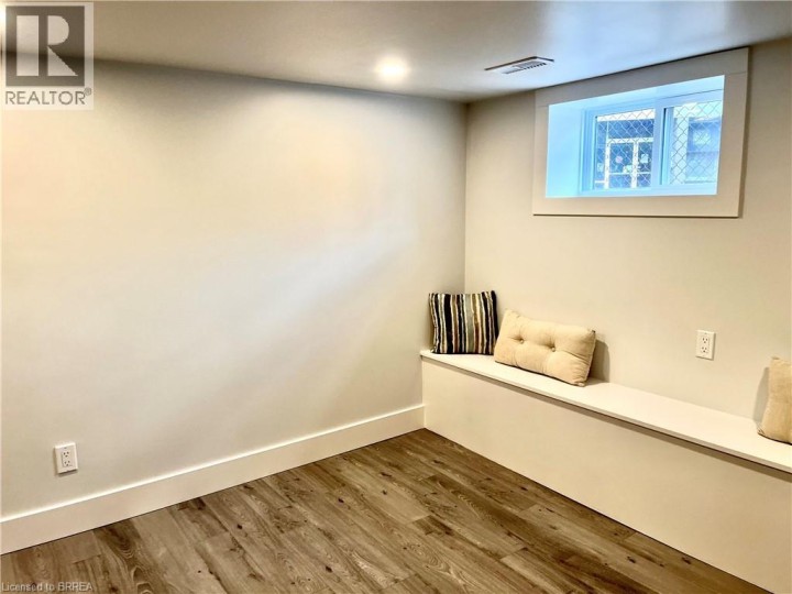 Photo 31 at 71 Sherwood Drive, Brantford