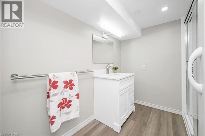 Photo 27 at 32 Park Road S, Brantford